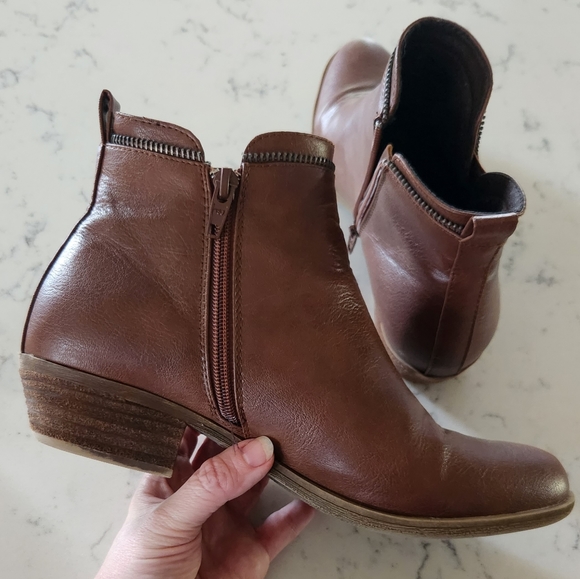 Cognac coloured western style ankle boots with zipper details on both sides - Picture 4 of 4